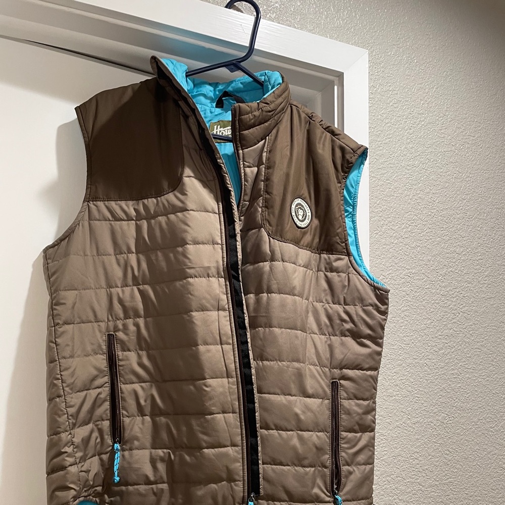 Howler brothers vest